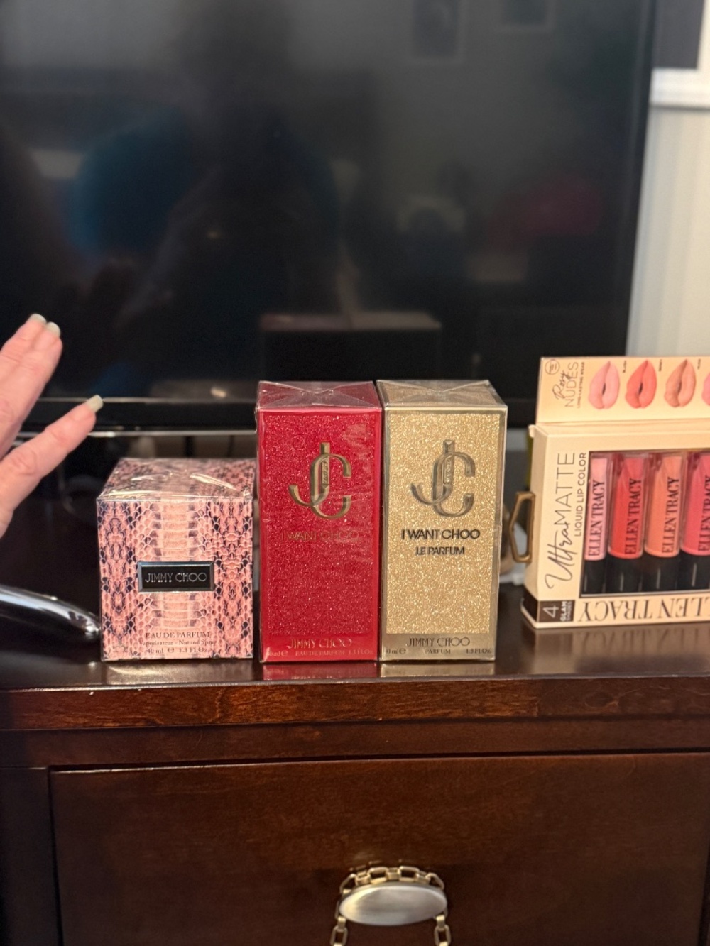 Assortment of Perfume - Picture 4 of 8